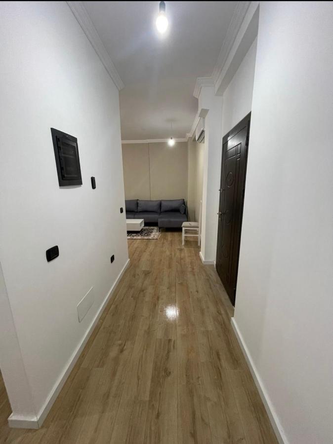 Avi - Daily Rent Apartment Tirana Esterno foto
